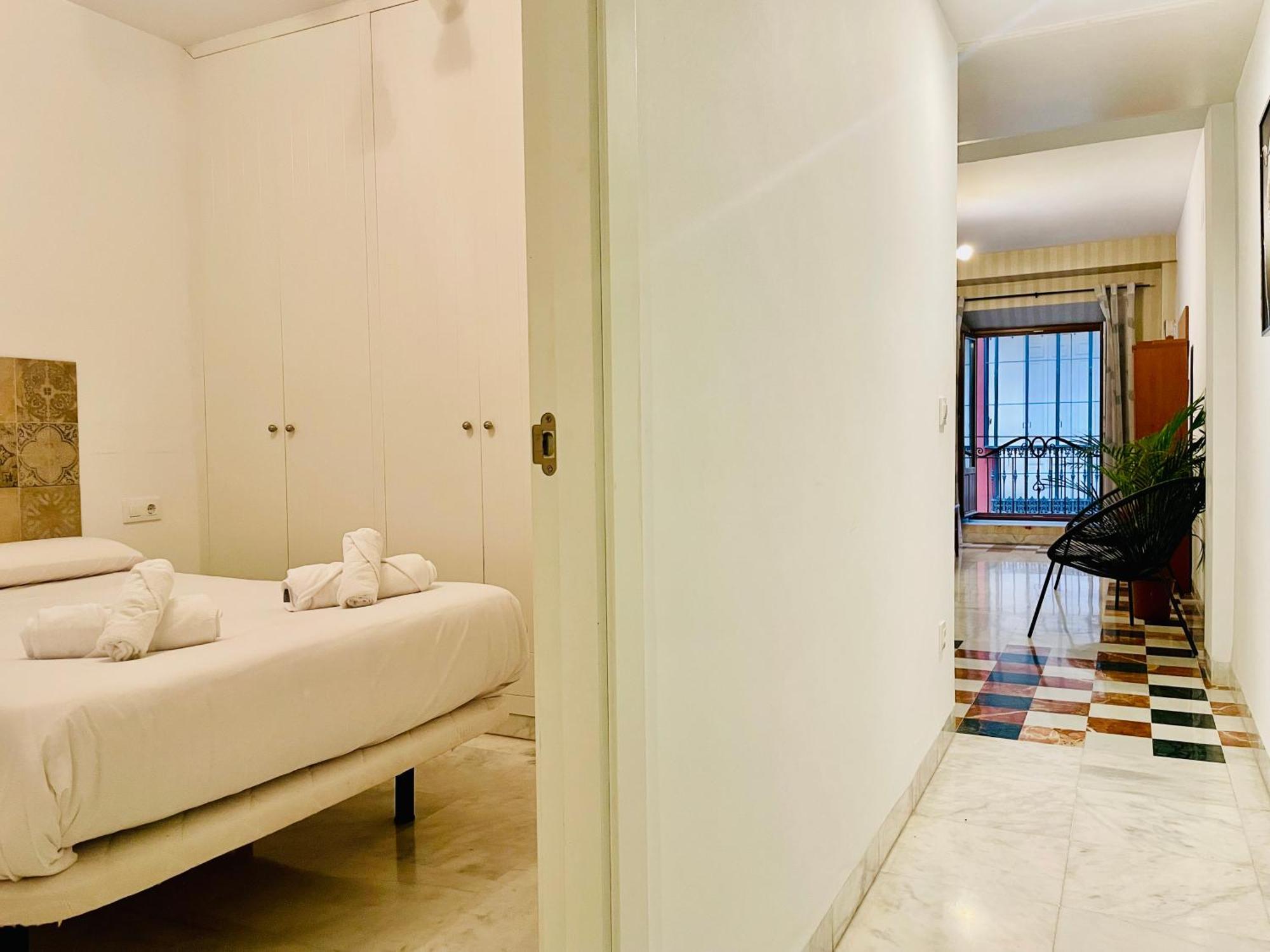 Entrecatedrales Suite Siviglia Esterno foto